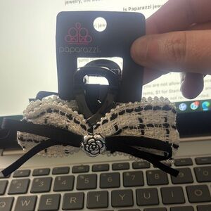 Paparazzi Black‎ and White Bow Hair Clip